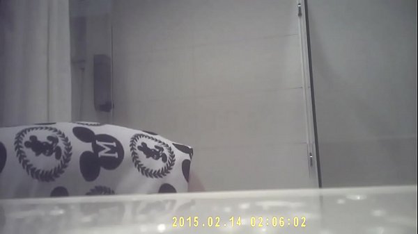 妈妈的小骚货诗诗洗澡被偷拍,水声浪叫让人硬爆