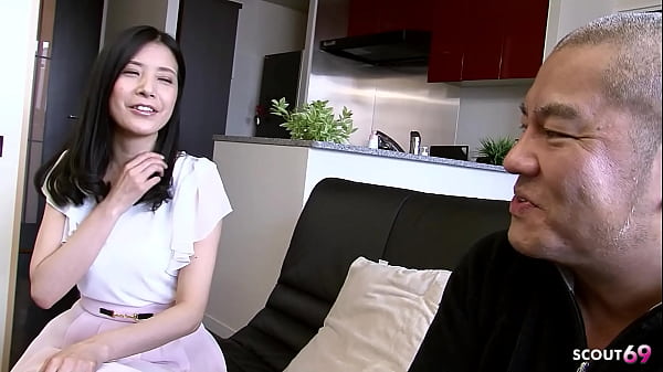 Bapak-bapak Jepang Tua Ngerayu Teman Sekelasnya Yang Masih Abg Buat Ngentot Dan Crot Di Dalem, Tonton Jav Bokep No Sensor.