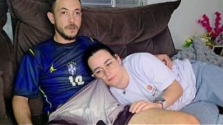 Irmã Tadalafada é Provocada Pelo Irmão Enquanto Gemem Vendo O Jogo Do Brasil