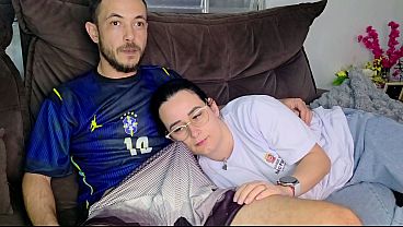 Irmã Tadalafada é Provocada Pelo Irmão Enquanto Gemem Vendo O Jogo Do Brasil