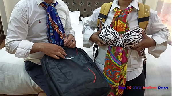 Pelajar Desi Paling Bejat Ngewe Cewek Desi Di Hotel Oyo Pas Pertama Ketemu, Basah Kuyup