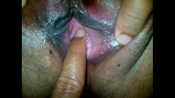 Memek Basah Mami Indonesia Montok Dicocol Empat Jari, Digenjot Keras Sampai Meraung